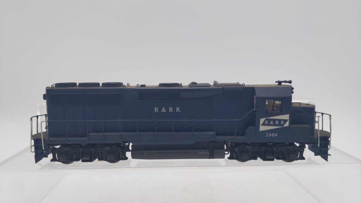 Athearn HO Scale Rutland & Rock Ridge Diesel Locomotive #2604 w/DDC VG