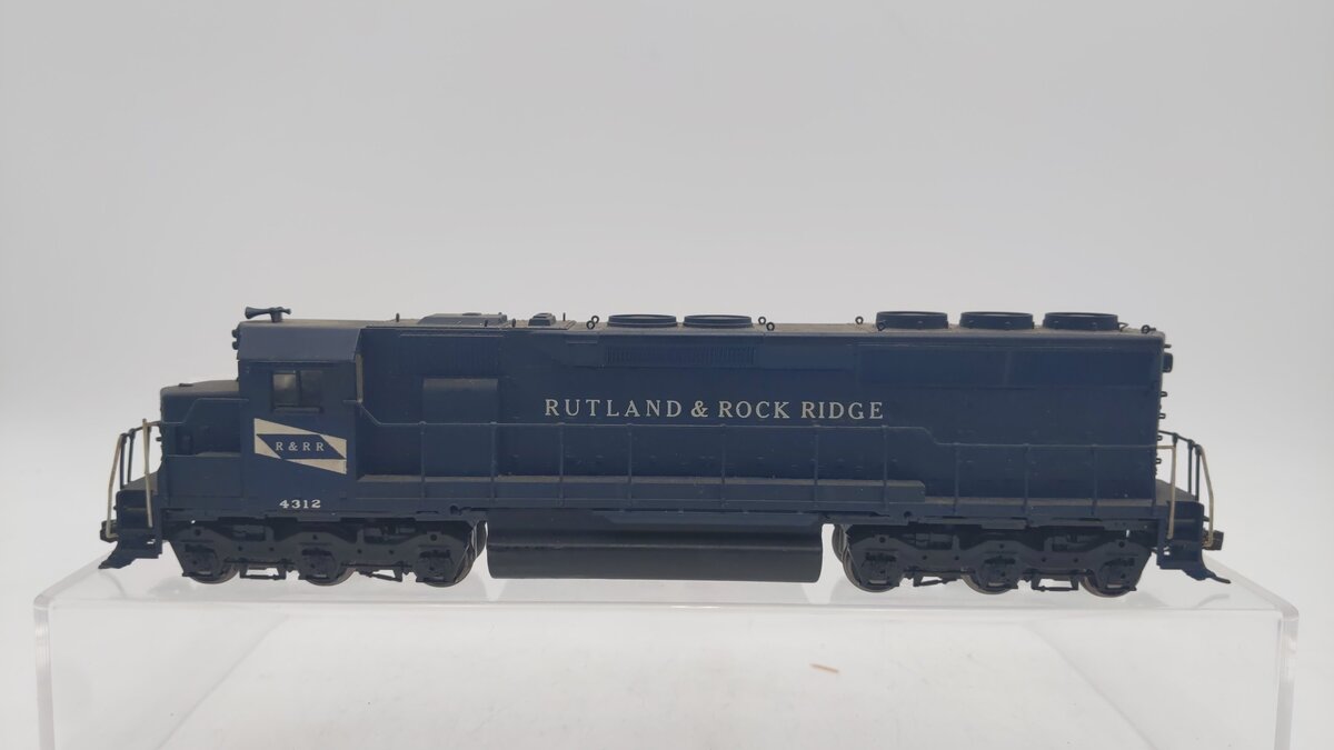 Athearn HO Scale Rutland & Rock Ridge Diesel Locomotive #4312 w/DCC VG