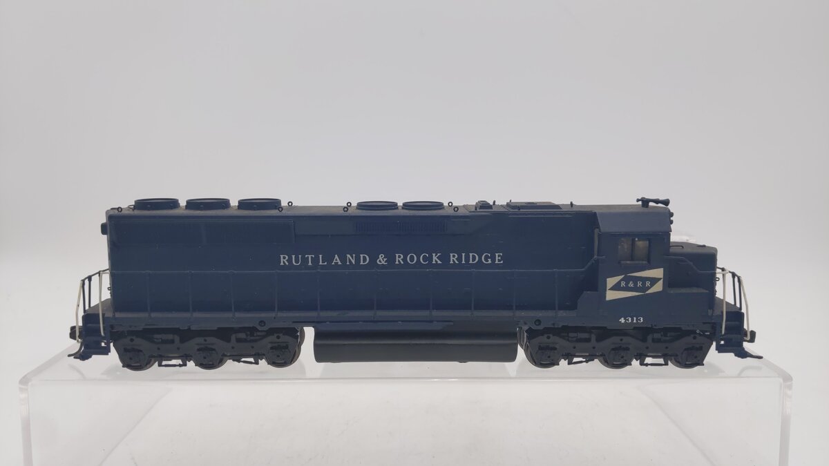 Athearn HO Scale Rutland & Rock Ridge Diesel Locomotive #4313 w/DCC VG