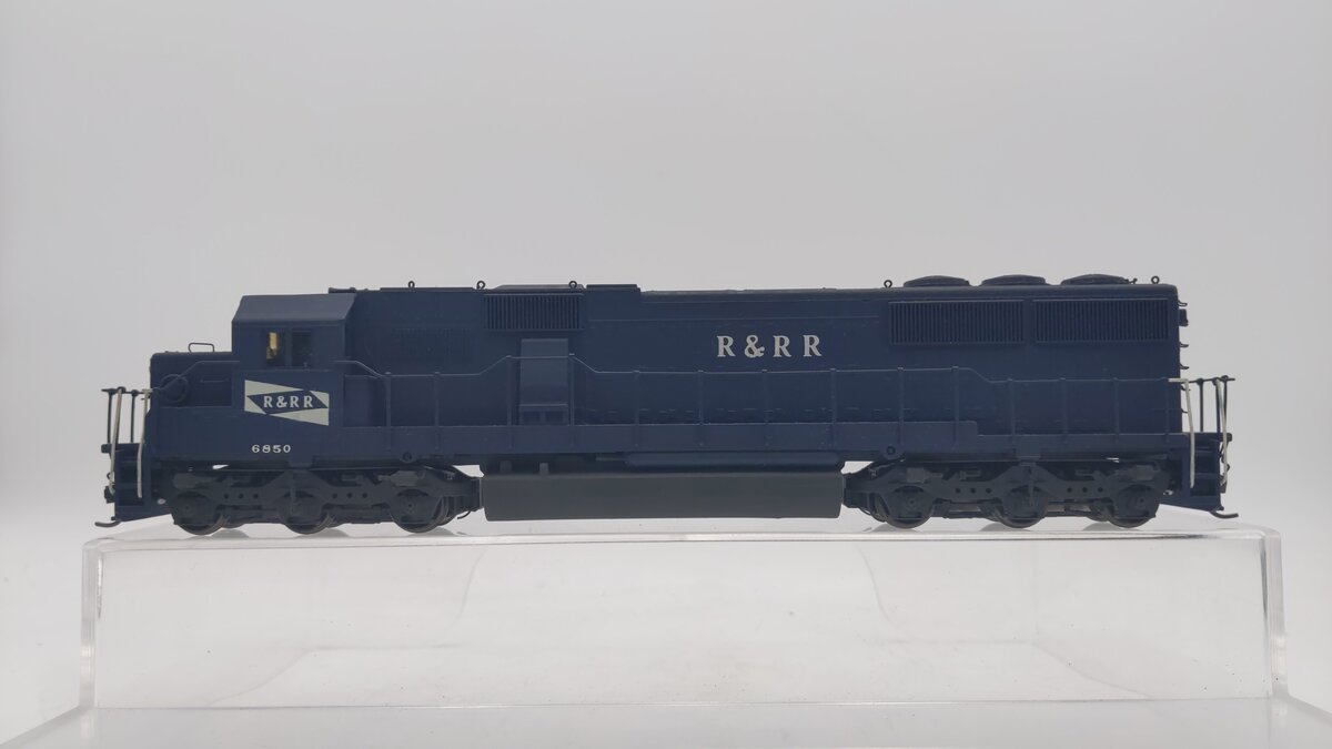 HO Scale Rutland & Rock Ridge Diesel Locomotive #6850 w/DCC VG