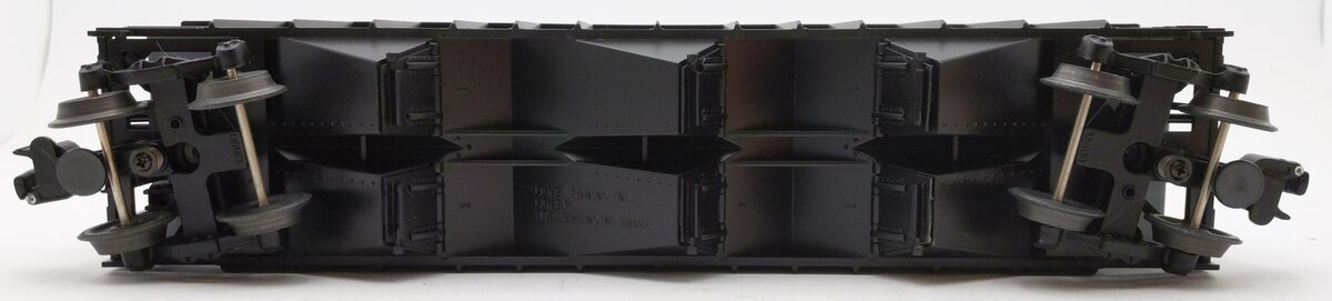 Lionel 6-17151 O Gauge Chesapeake and Ohio 3-Bay Hopper #156333 LN/Box