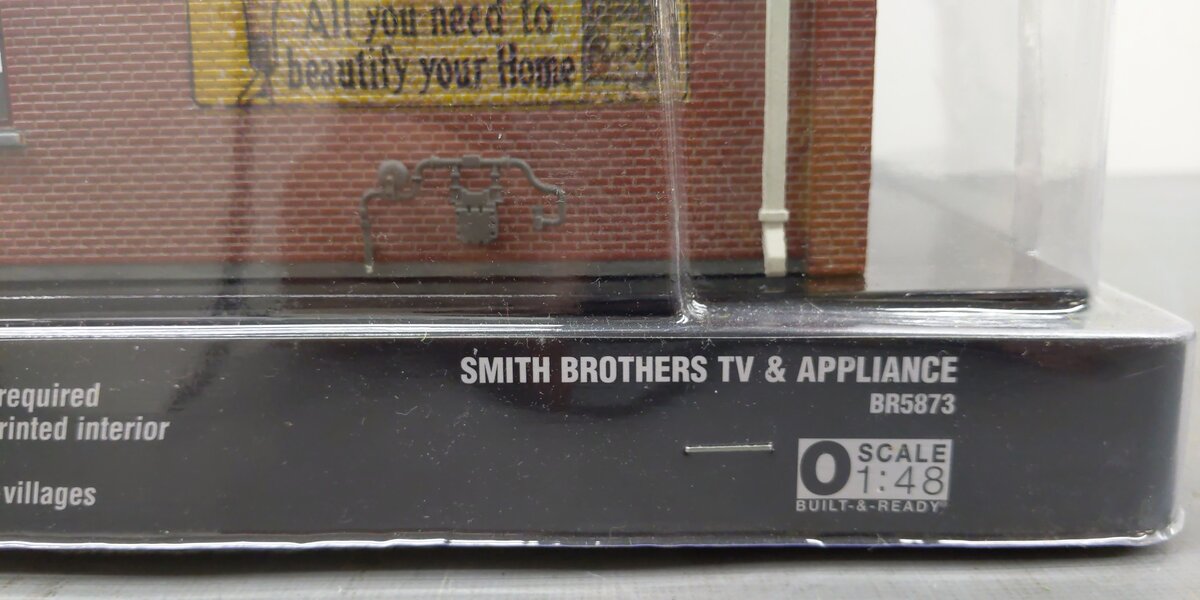 Landmark Structures BR5873 O Scale Smith Brothers TV& Appliance Store MT/Box
