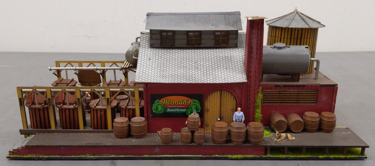 Menards 279- 3073 O Scale Hermans Sauerkraut Factory VG
