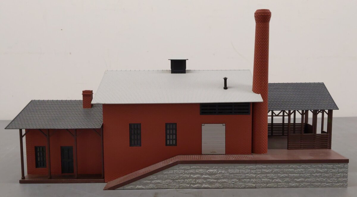 MTH O Scale Factory Building w/ Loading Docks EX