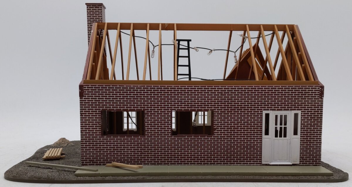 Lionel 6-37941 O House Under Construction VG