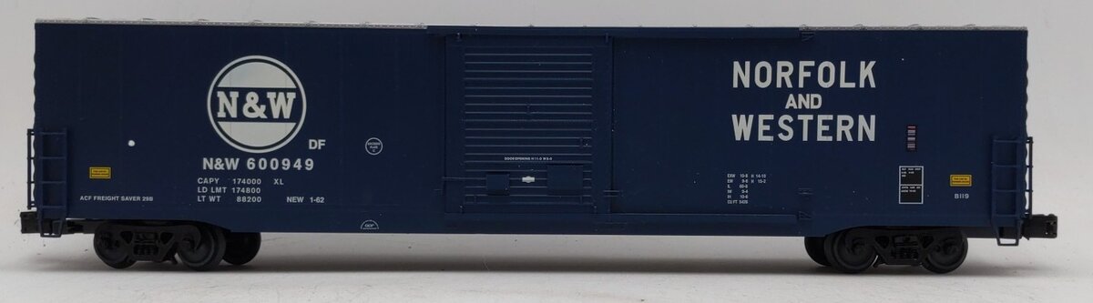 Lionel 6-82660 Norfolk & Western 60' Single-Door Boxcar #600949 EX/Box