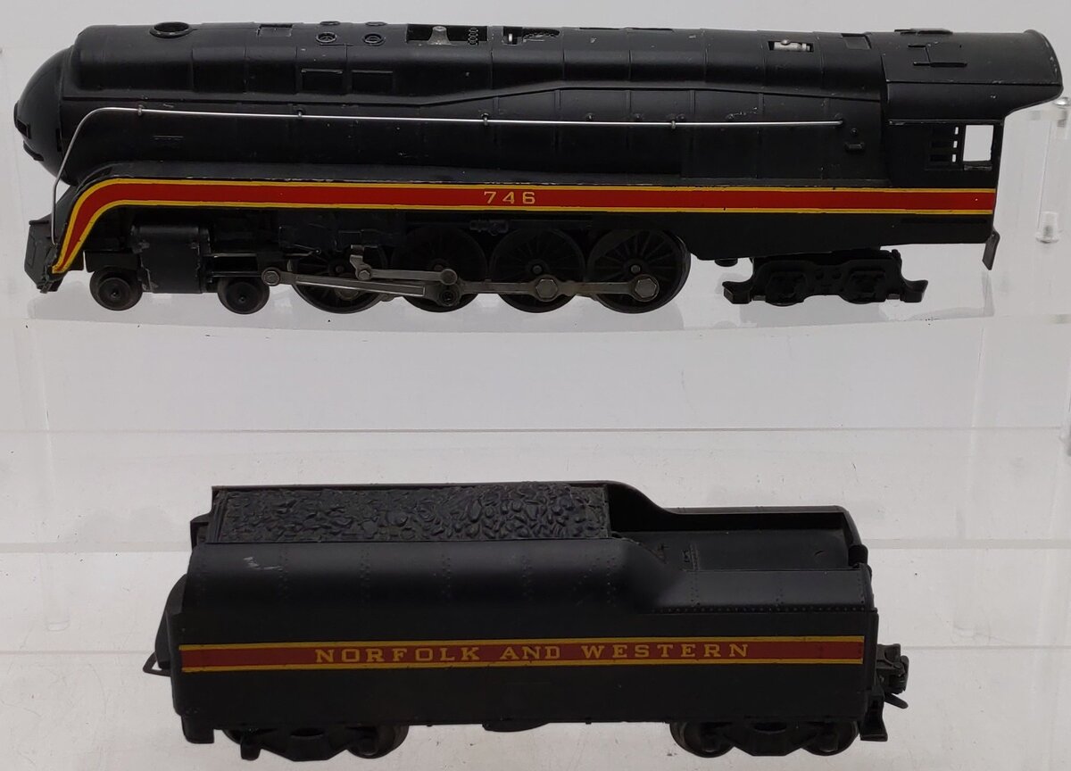 Lionel 746 Vintage O N&W J Class 4-8-4 Steam Locomotive & Tender w/ Long Stripe VG