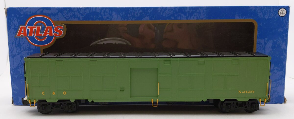 Atlas 3007722-2 O Chesapeake & Ohio Express Troop Sleeper Boxcar #2129 LN/Box