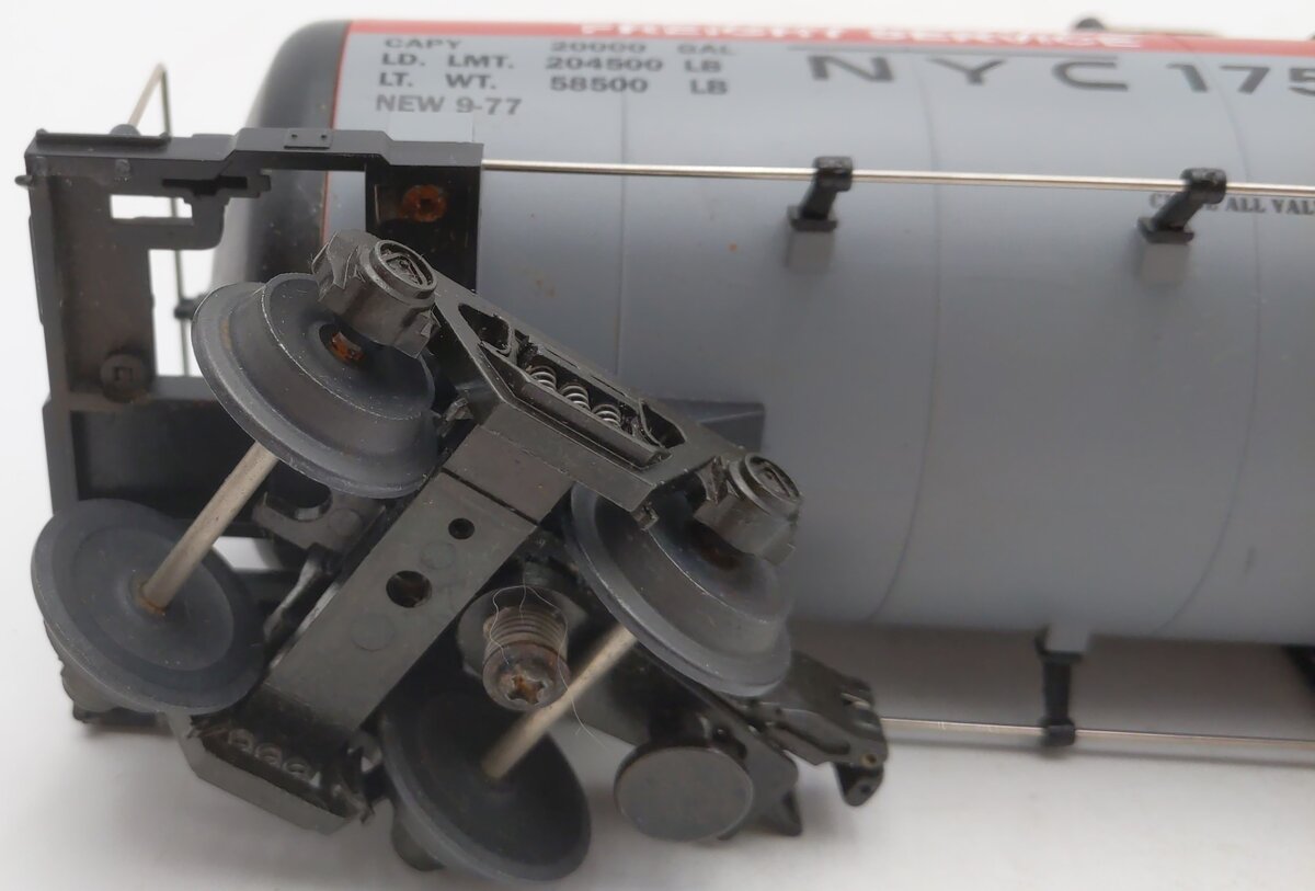 MTH 20-9202 O NYC Pacemaker Single Dome Tank Car #1750 VG