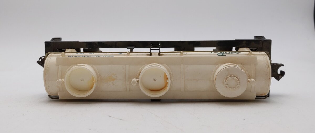 Lionel 6-9250 Waterpoxy Triple Dome Tank Car VG/Box