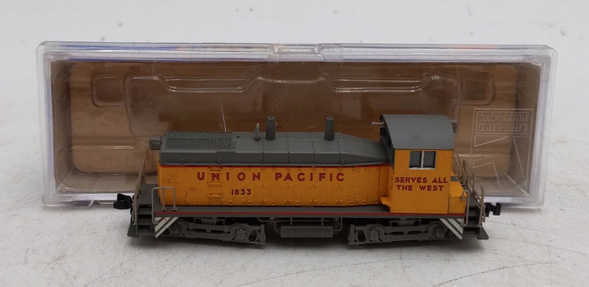 Life Like 7897 N Scale Union Pacific SW9 12000 Diesel Locomotive #1833 EX/Box
