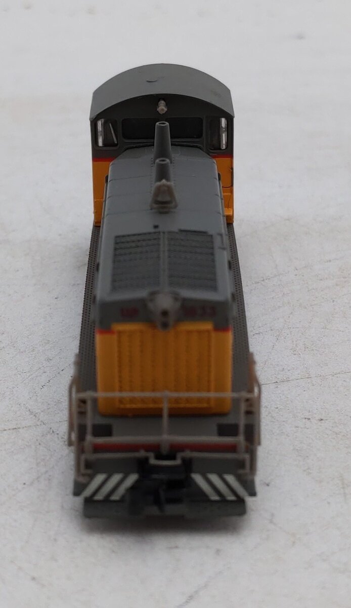 Life Like 7897 N Scale Union Pacific SW9 12000 Diesel Locomotive #1833 EX/Box