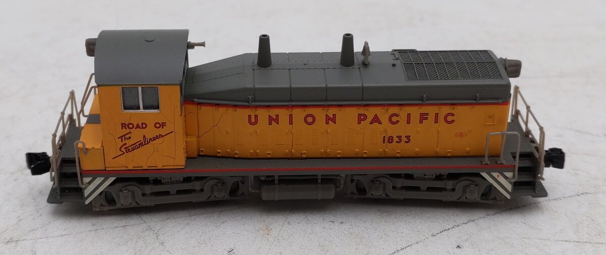Life Like 7897 N Scale Union Pacific SW9 12000 Diesel Locomotive #1833 EX/Box