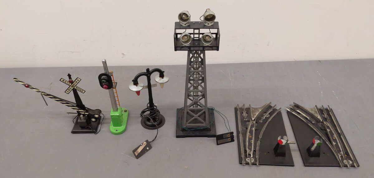 MARX & Lionel Assorted O Gauge Accessories #153,438,429,0416,O-27 [6] VG