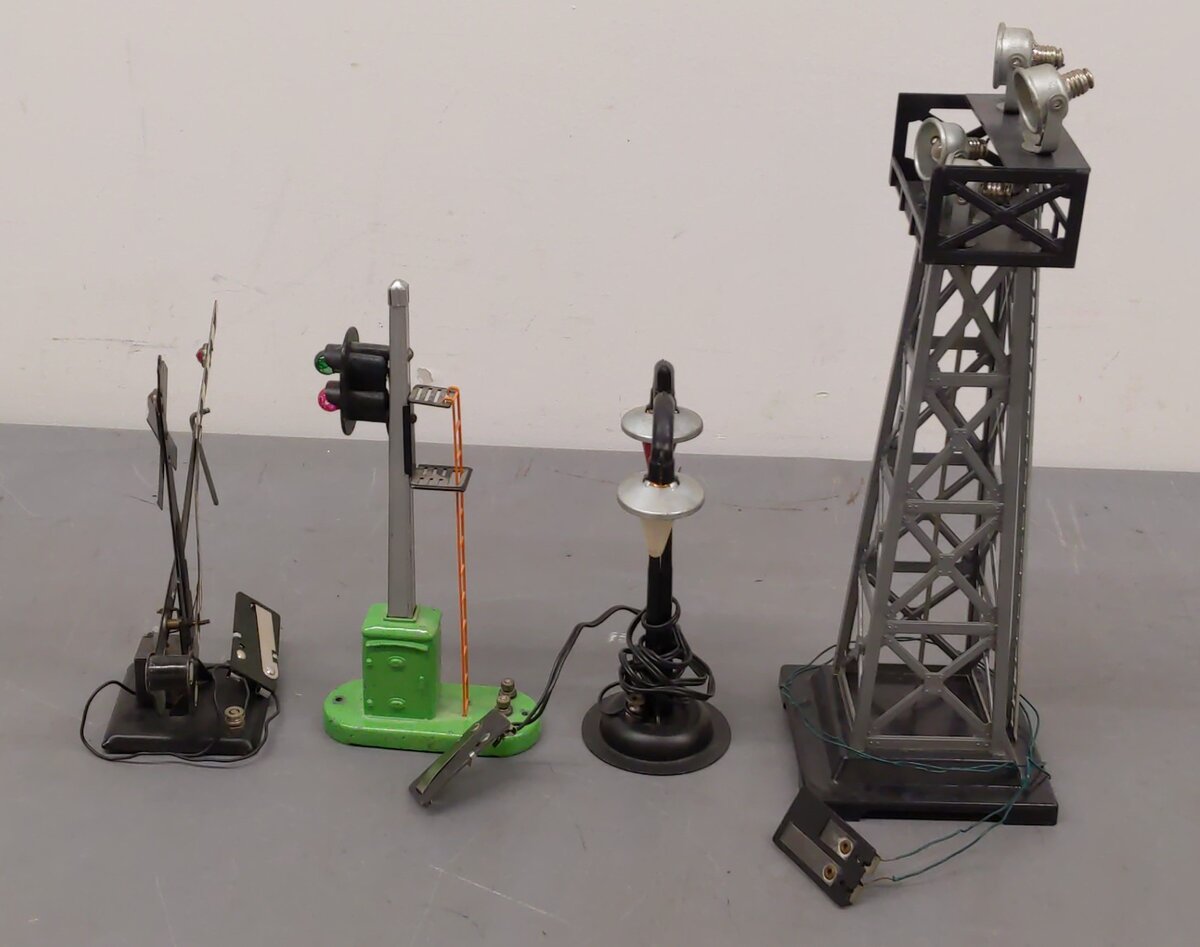 MARX & Lionel Assorted O Gauge Accessories #153,438,429,0416,O-27 [6] VG