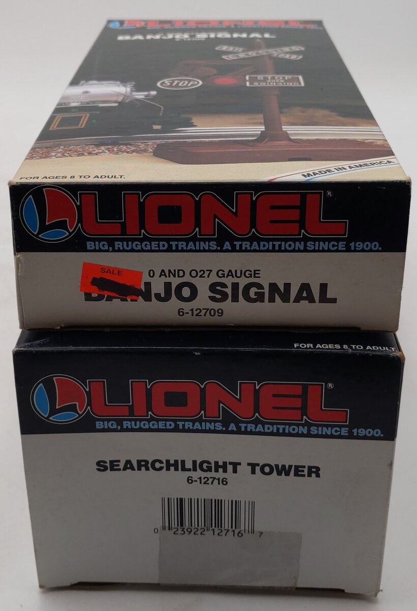 Lionel Assorted O Gauge Signal, Search light, and Crossing Gate [3] EX/Box