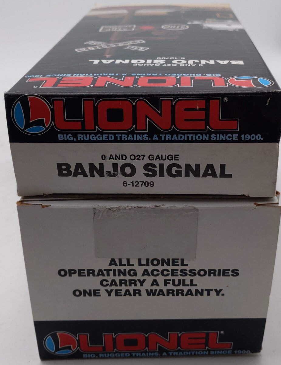 Lionel Assorted O Gauge Signal, Search light, and Crossing Gate [3] EX/Box