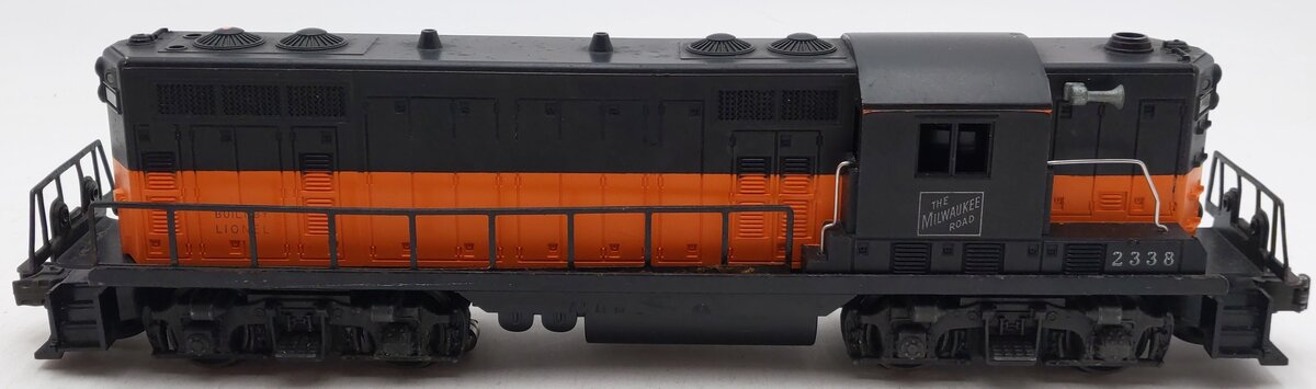 Lionel 2338 Vintage O Gauge Milwaukee Road Powered GP-7 Diesel Locomotive VG