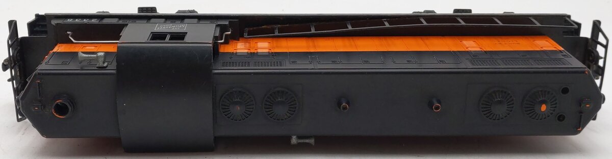 Lionel 2338 Vintage O Gauge Milwaukee Road Powered GP-7 Diesel Locomotive VG