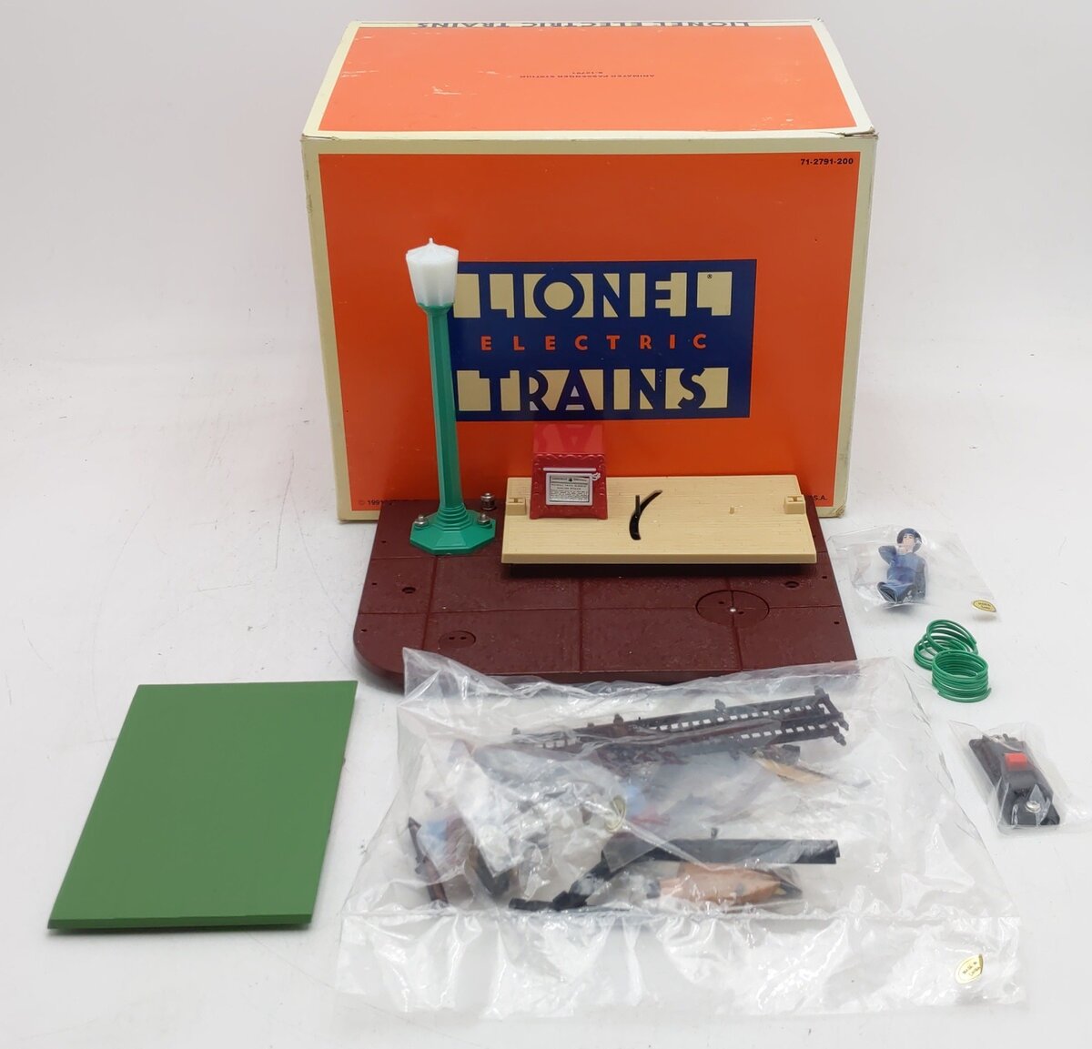 Lionel 6-12791 O Animated Passenger Station EX/Box