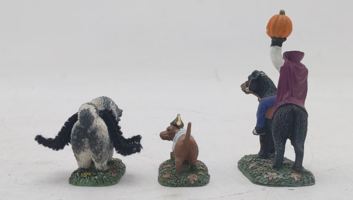 Dept 56 4025412 Halloween Village Accessories "Who Let The Dogs Out" (Set Of 3) EX/Box