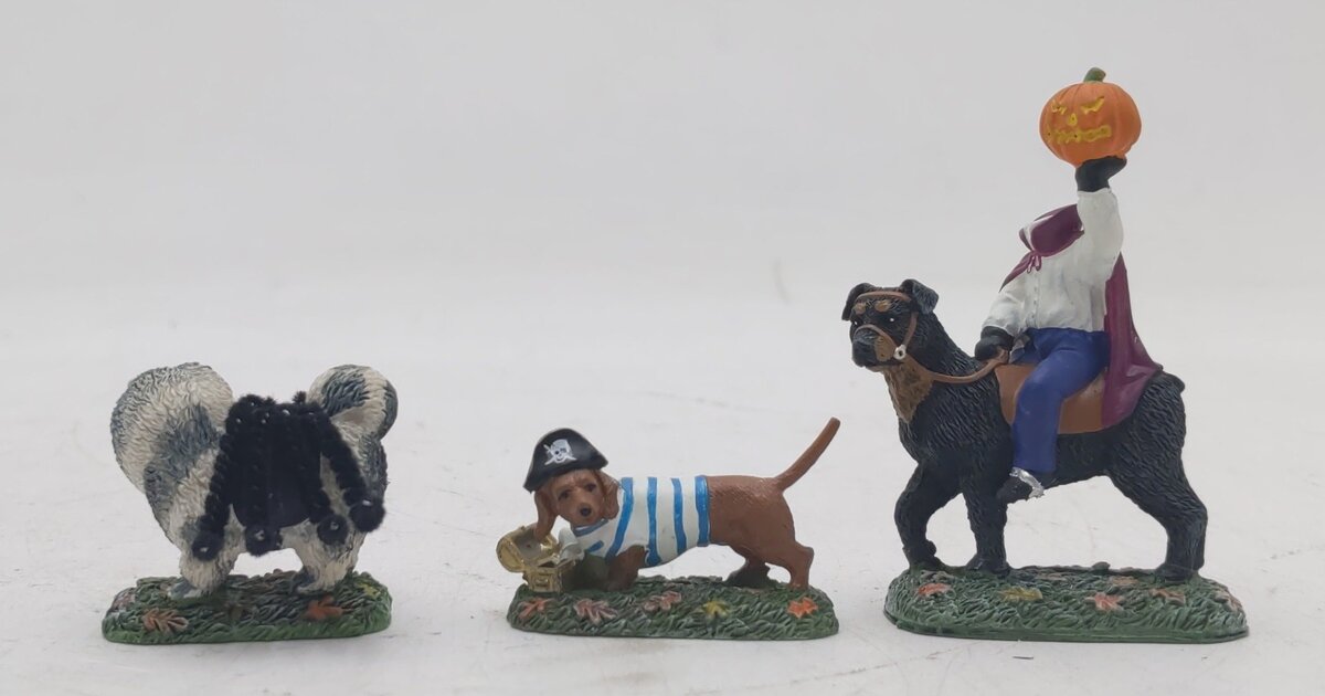 Dept 56 4025412 Halloween Village Accessories "Who Let The Dogs Out" (Set Of 3) EX/Box