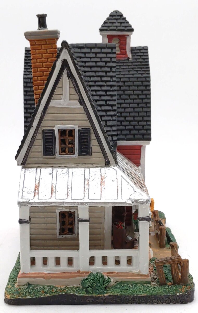 Lemax 55951 Porcelain Lighted Farmhouse EX/Box