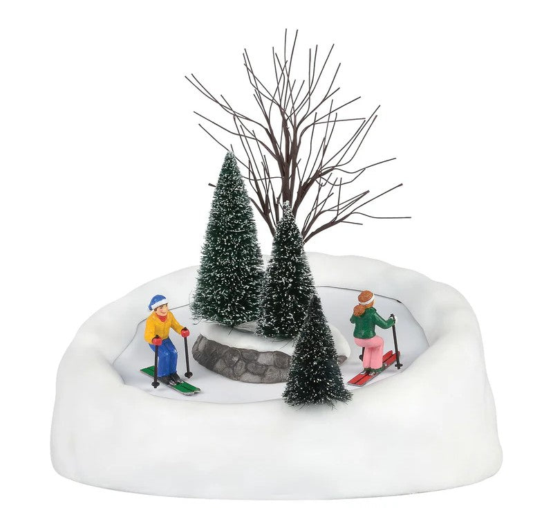 Department 56 4038801 Village Accessories White Pines Ski Run Animated Scene NIB