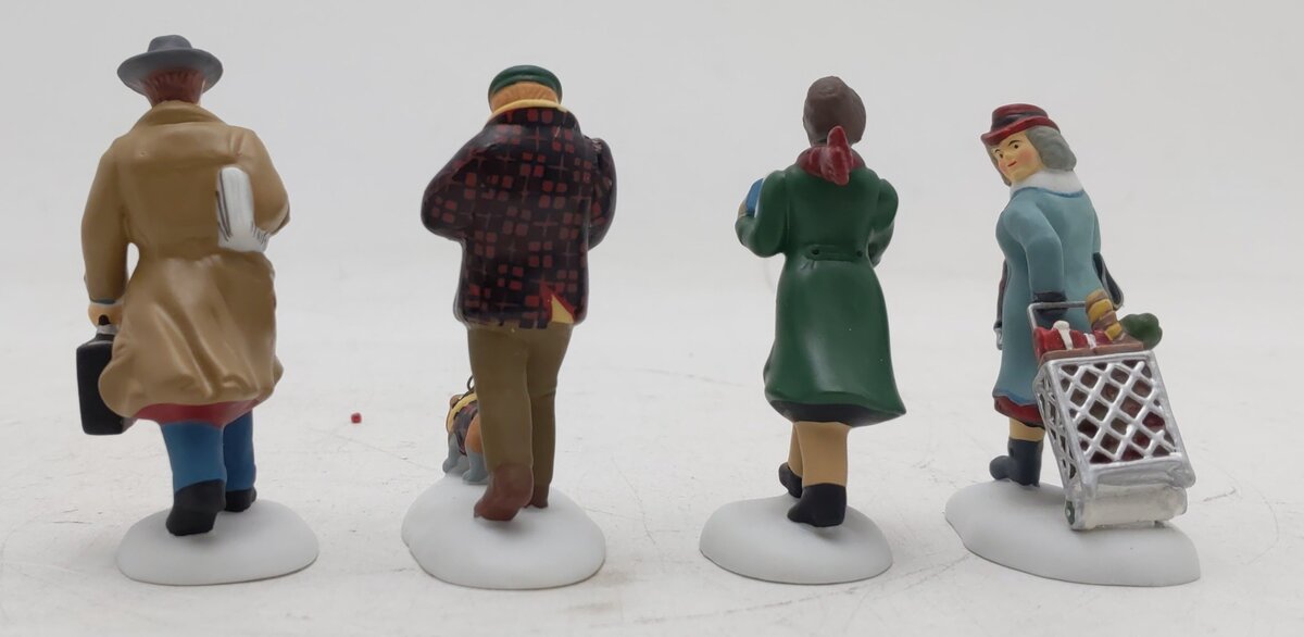 Dept 56 56.58955 " Christmas in The City " Busy City Sidewalks (Set of 4) EX/Box