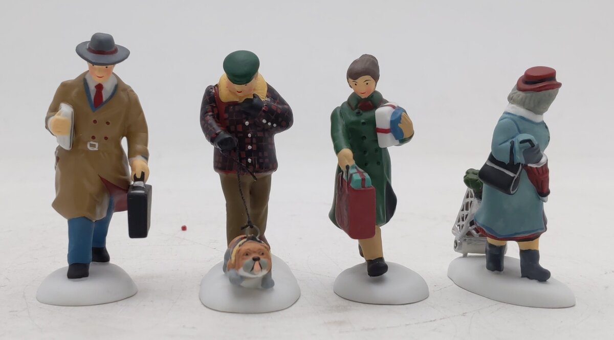 Dept 56 56.58955 " Christmas in The City " Busy City Sidewalks (Set of 4) EX/Box