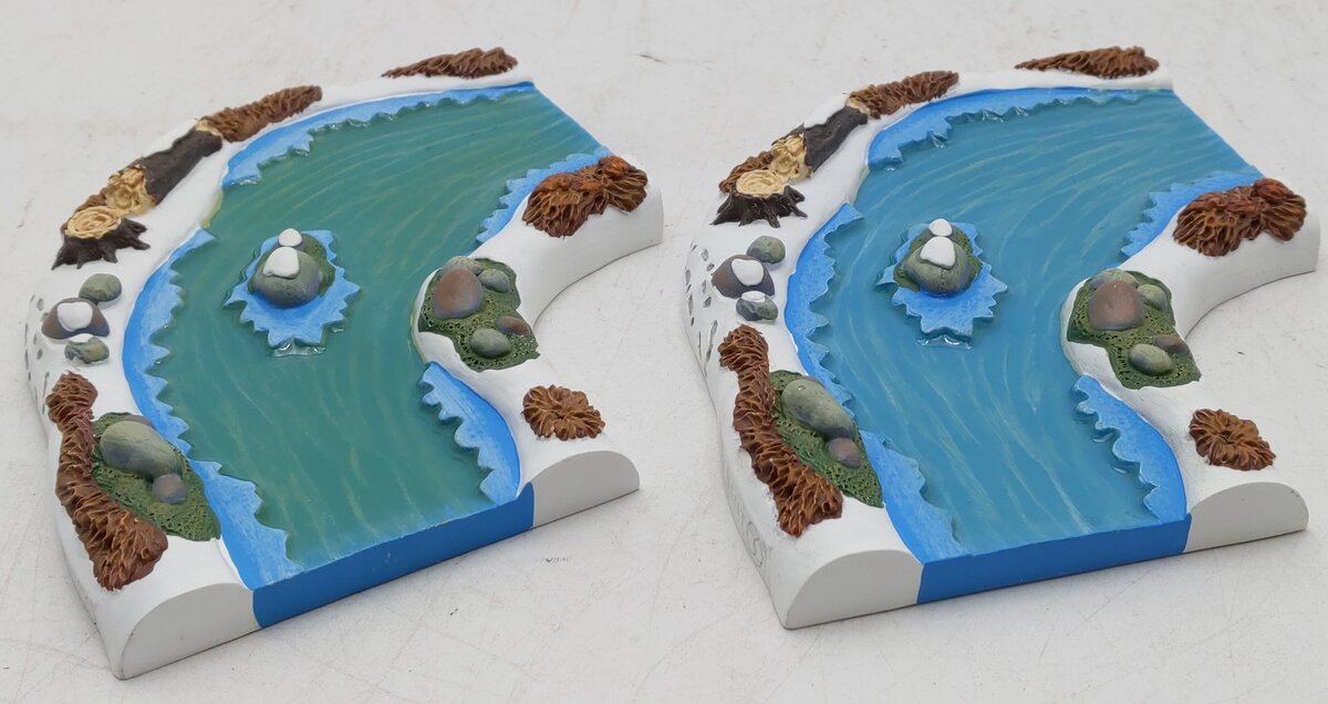 Department 56 4041186 Village Accessories Woodland Creek, Curved (Set of 2) LN/Box
