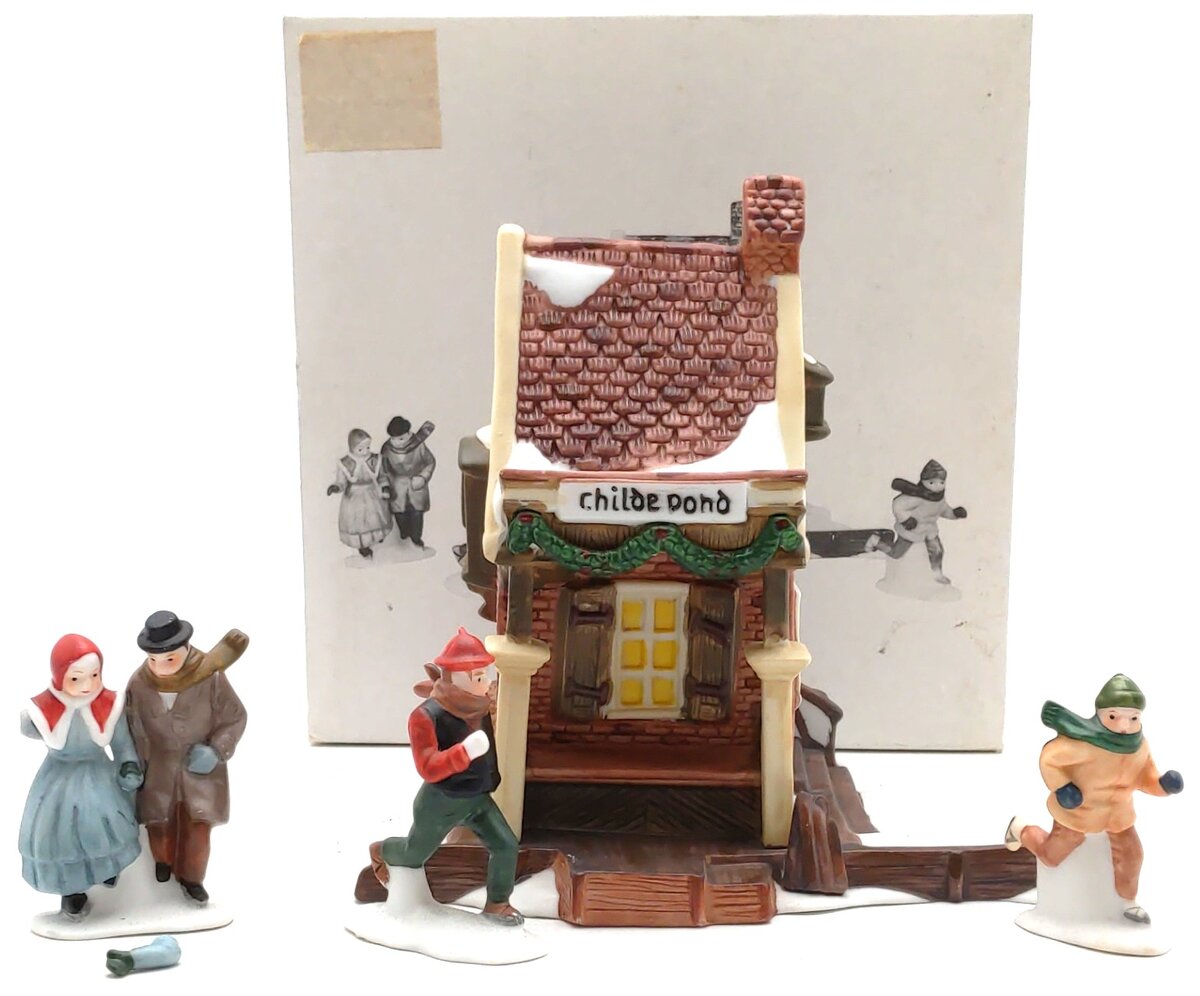 Dept 56 5903-0 Heritage Village Collection Childe Pond & Skaters EX/Box