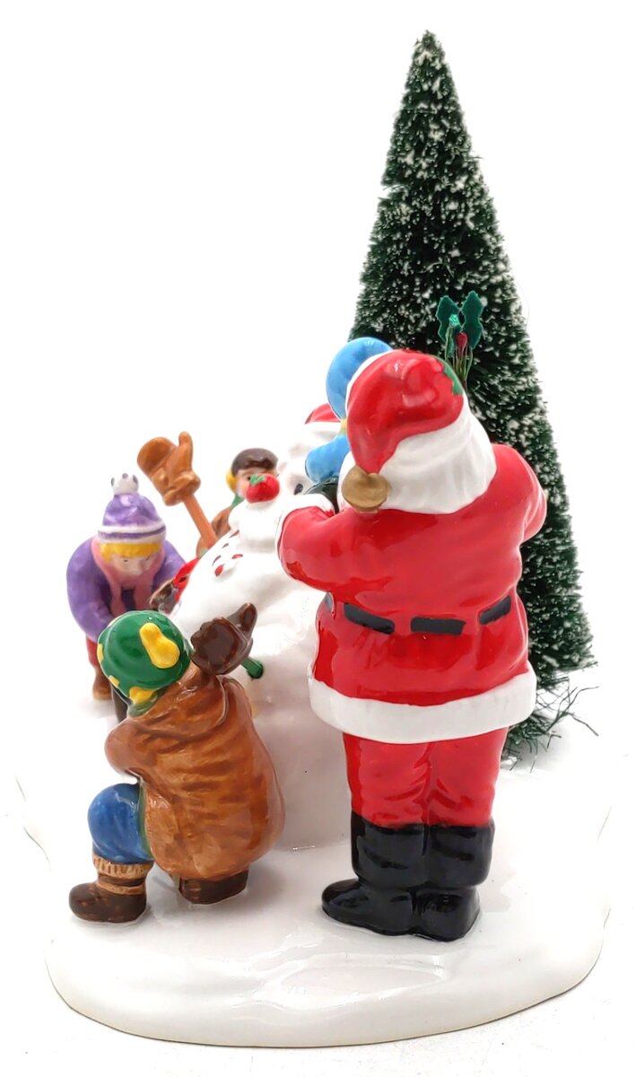 Dept 56 54920 Santa Comes To Town LN/Box