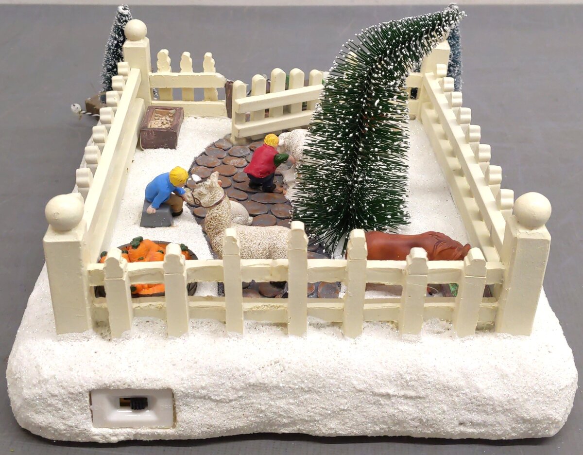 St. Nicholas Square Illuminated Petting Zoo VG/Box