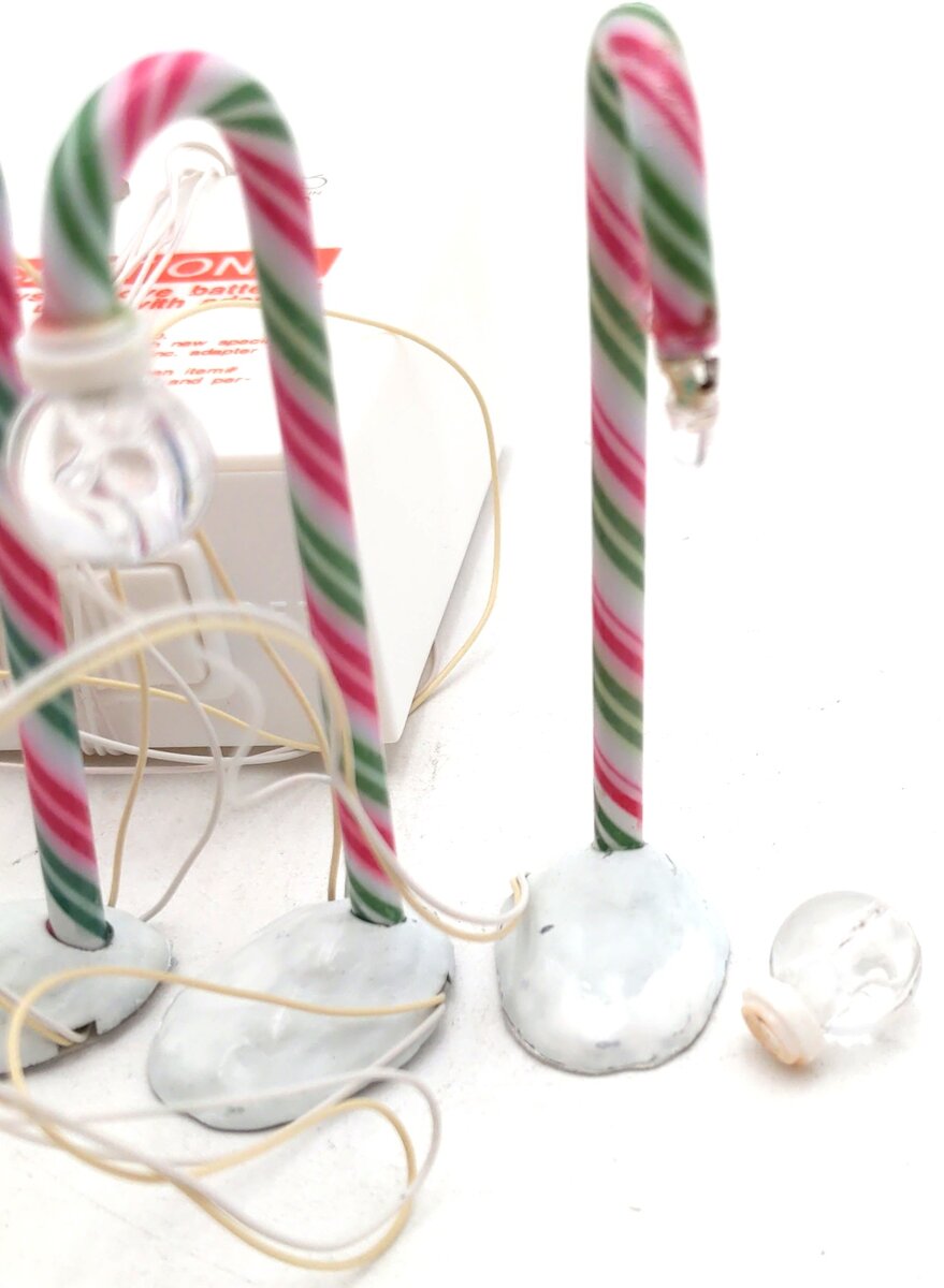 Dept 56 52621 Candy Cane Lamp Post Set EX/Box