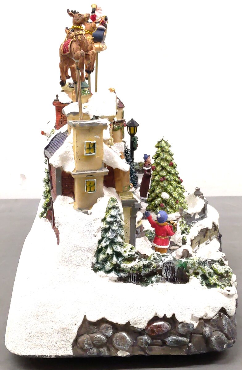 Holiday Living Lighted Village With Santa LN/Box