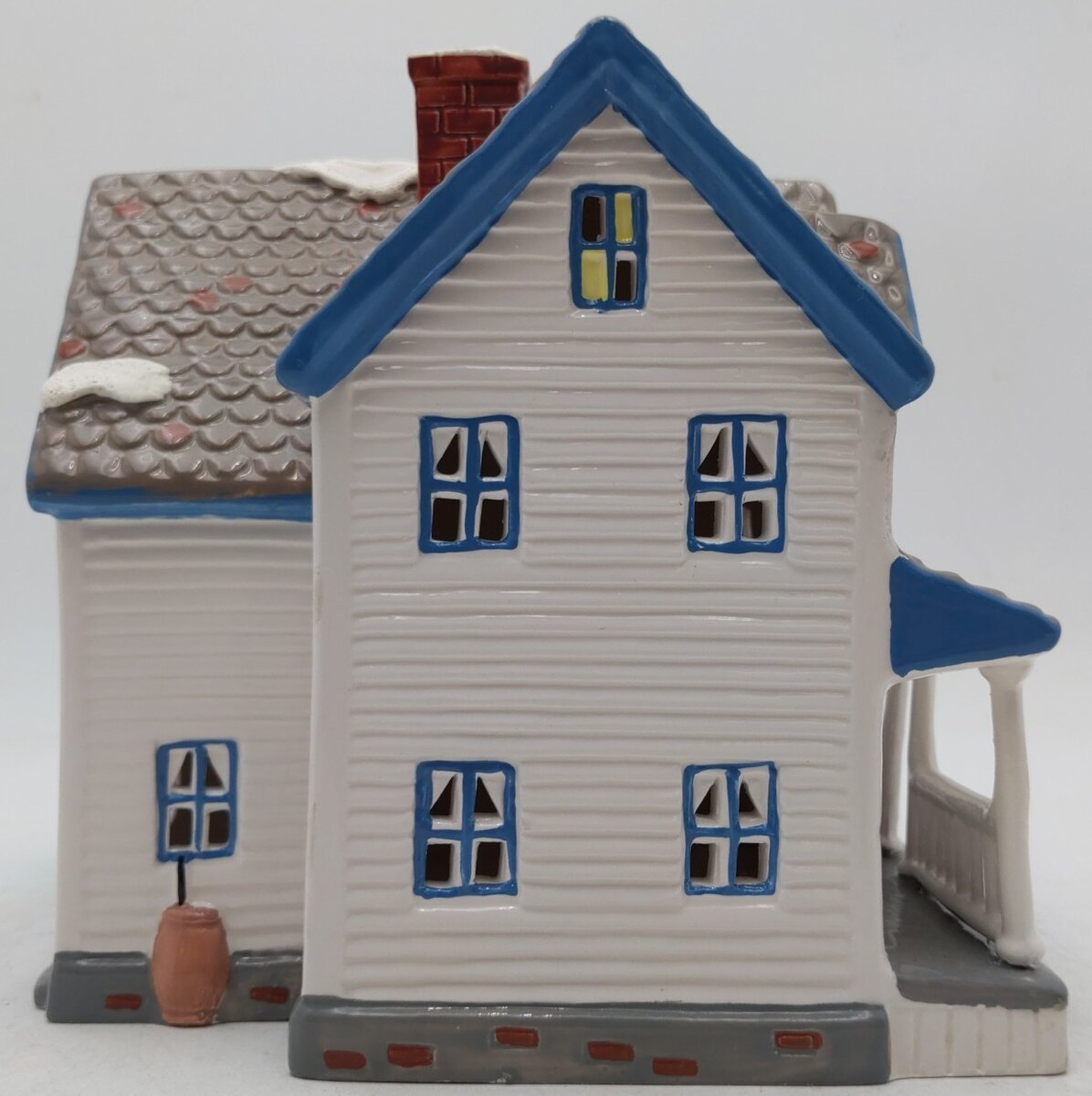 Dept 56 5089-0 Snow Village Farm House LN