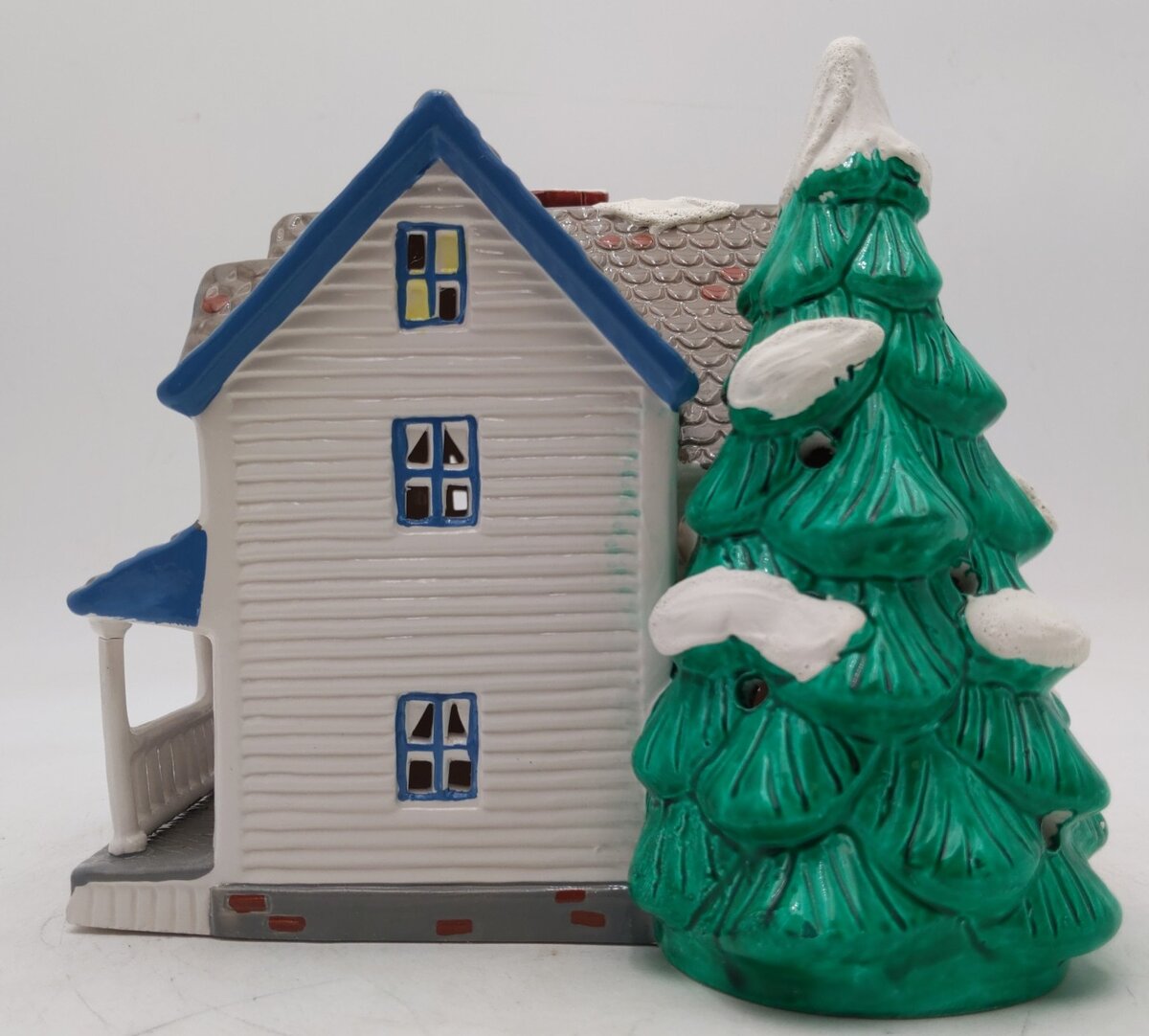 Dept 56 5089-0 Snow Village Farm House LN