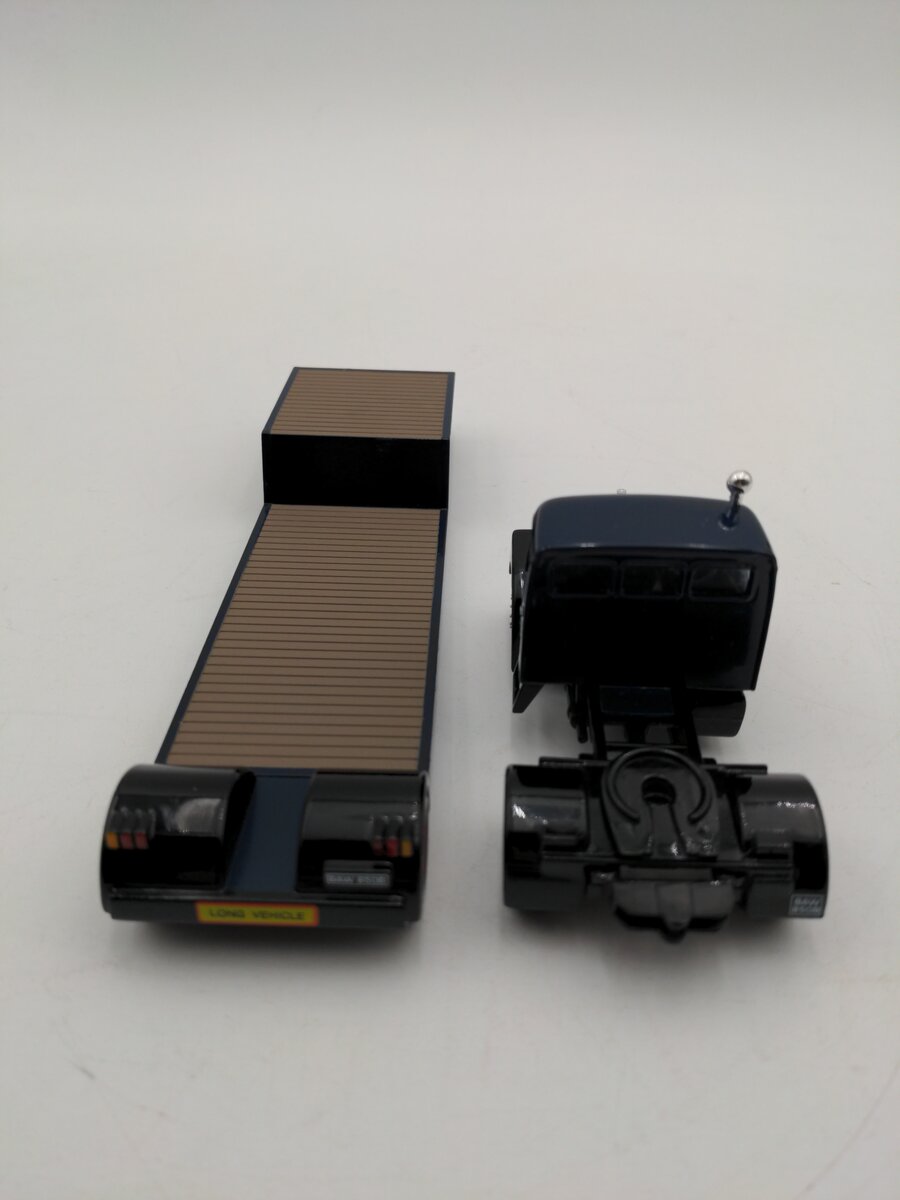 Corgi 16701 Die-Cast 1:50 Scale Wrekin Scamell Articulated and Low Loader NIB
