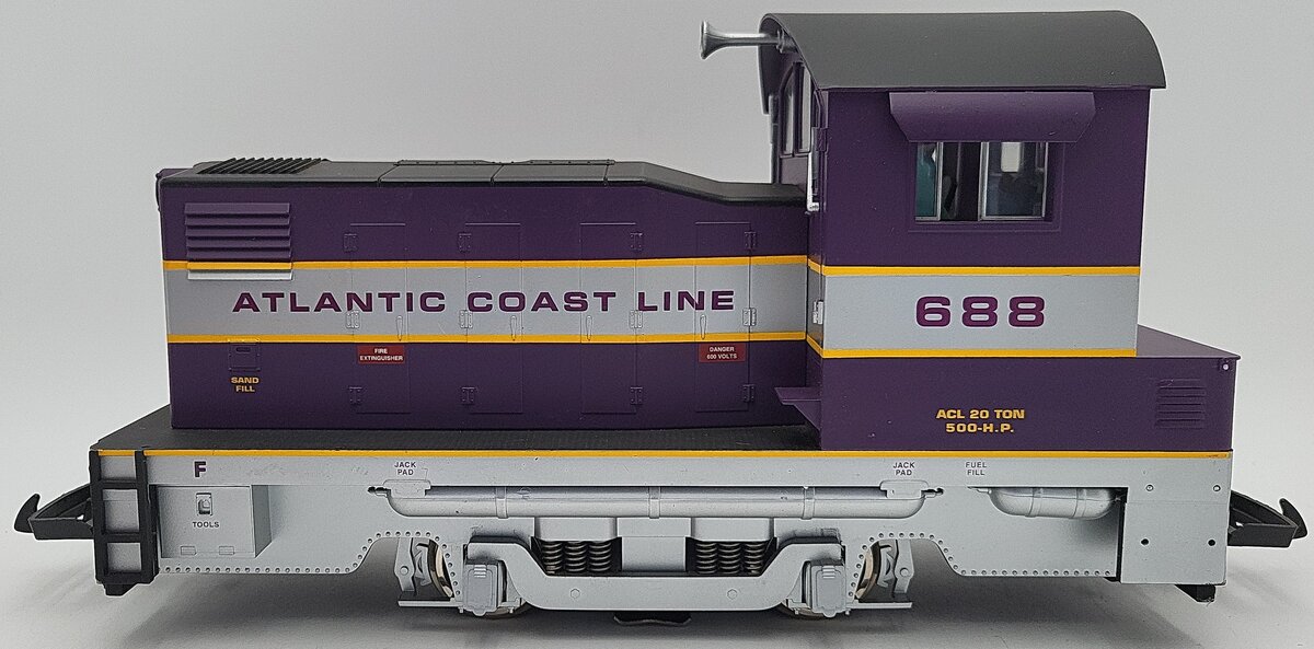 USA Trains R22053 Atlantic Coast Line 20 Ton Diesel Locomotive #688 EX/Box