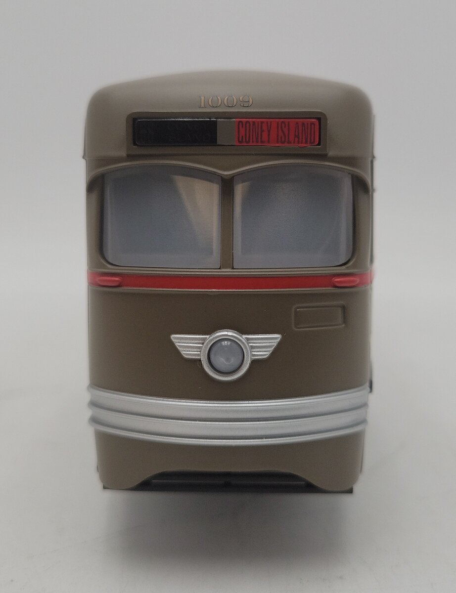 MTH 30-2570-1 Brooklyn PCC Electric Street Car w/Proto-Sound 2.0 #1009 LN/Box