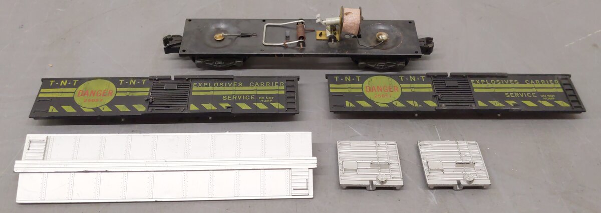 American Flyer 25057 Vintage S TNT Exploding Boxcar w/Kleer-Pak VG/Box
