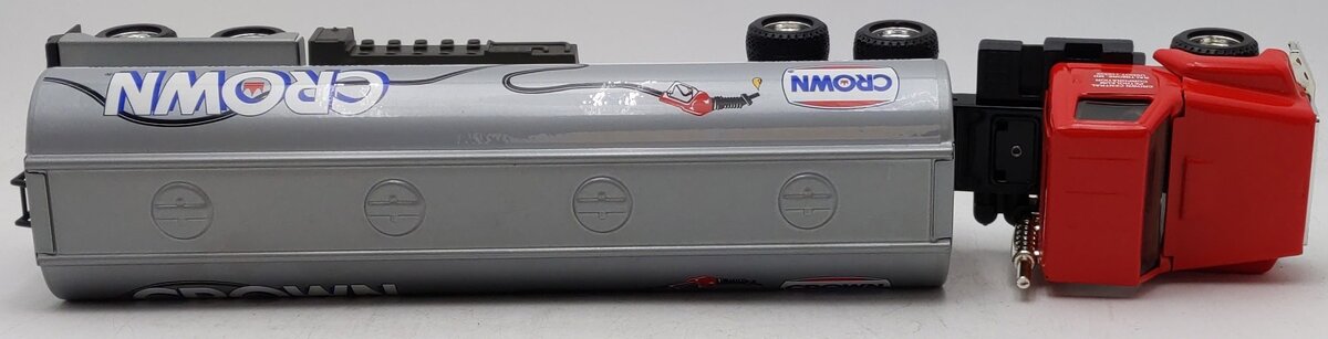 ERTL 3174DO 1:32 Crown Central Petroleum Cab w/ Tanker LN/Box