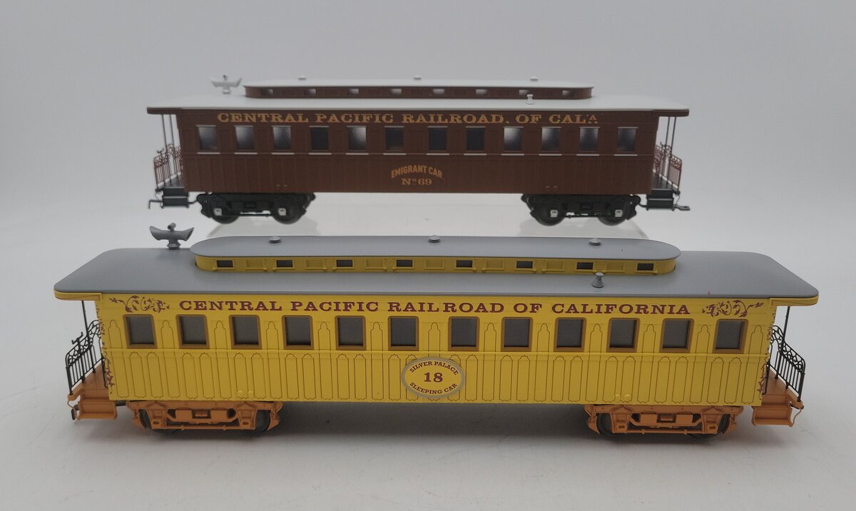 Lionel 1927390 O Canadian Pacific 1860's 2-Coach Set EX/Box