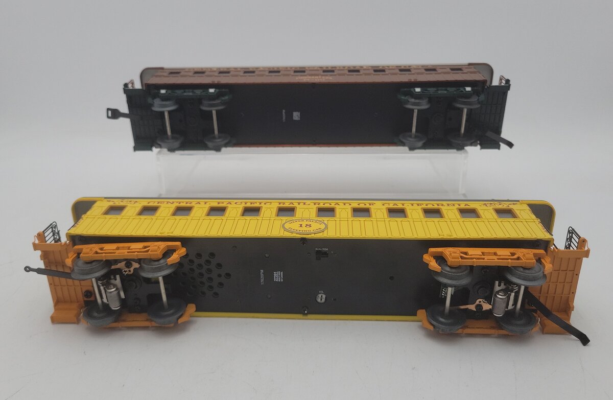 Lionel 1927390 O Canadian Pacific 1860's 2-Coach Set EX/Box