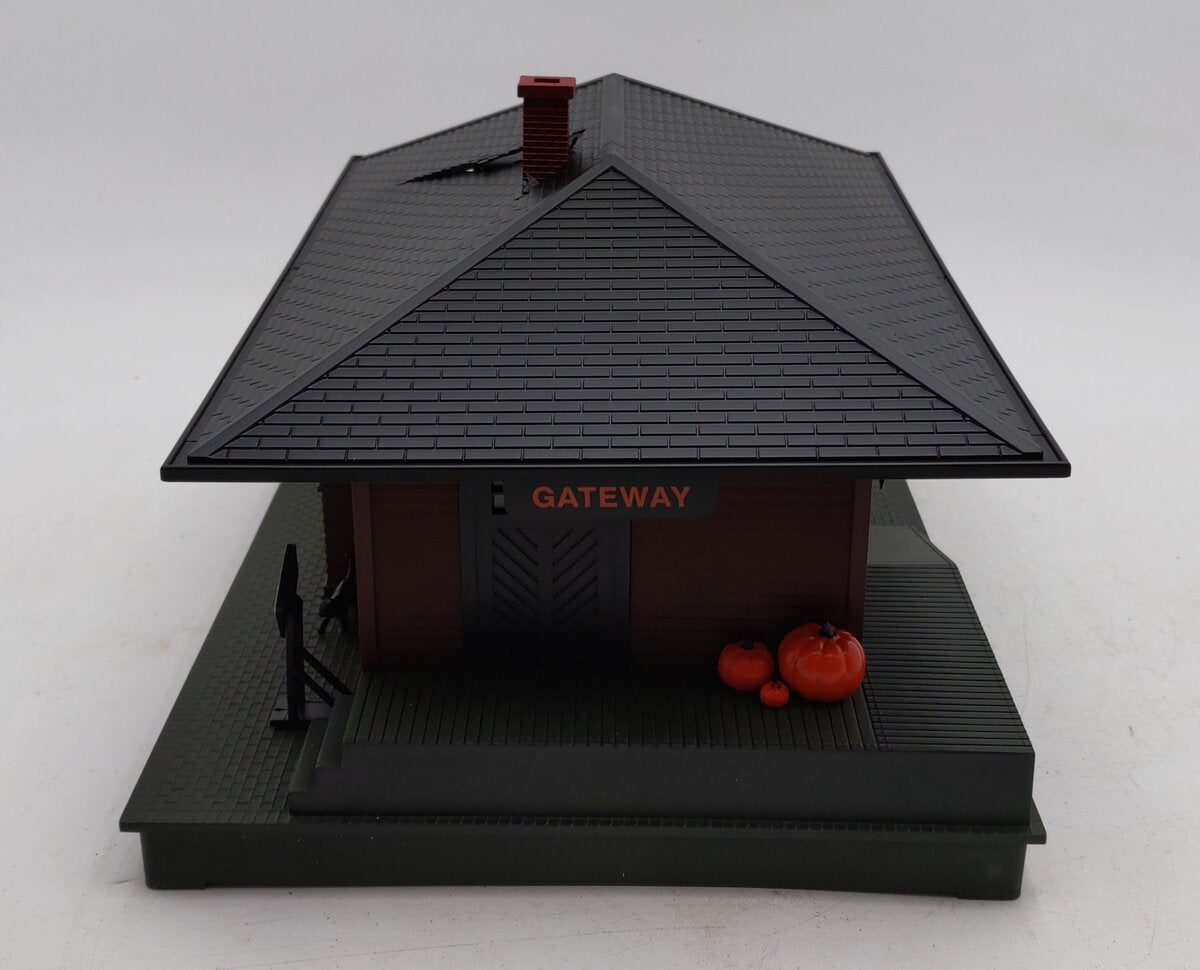 Lionel 6-37998 Halloween Haunted Passenger Station EX/Box