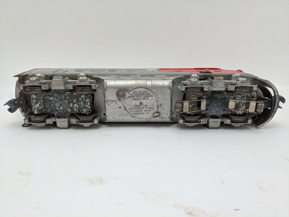Lionel 2353T Vintage O Santa Fe F-3 A Non-Powered Dummy Diesel Locomotive/Box