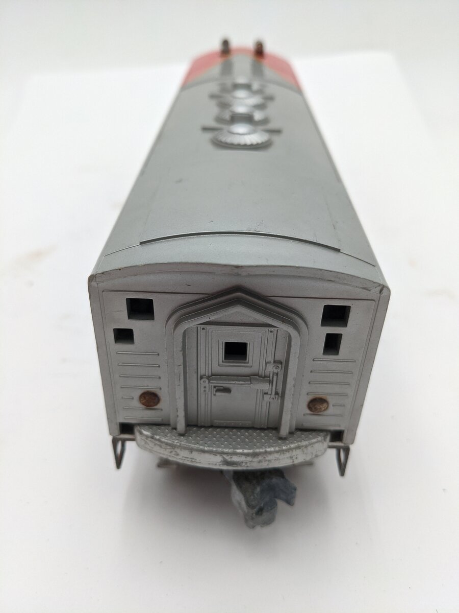 Lionel 2353T Vintage O Santa Fe F-3 A Non-Powered Dummy Diesel Locomotive/Box