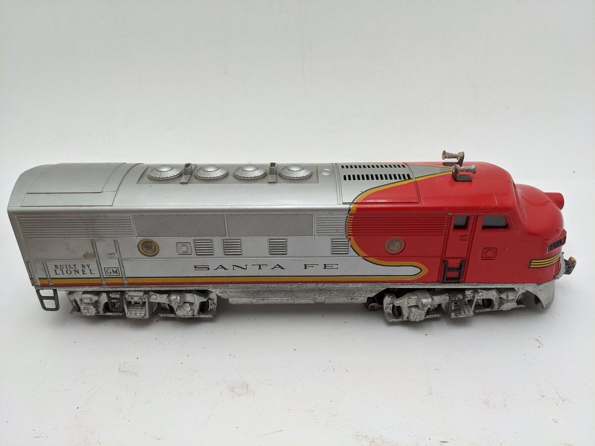 Lionel 2353T Vintage O Santa Fe F-3 A Non-Powered Dummy Diesel Locomotive/Box