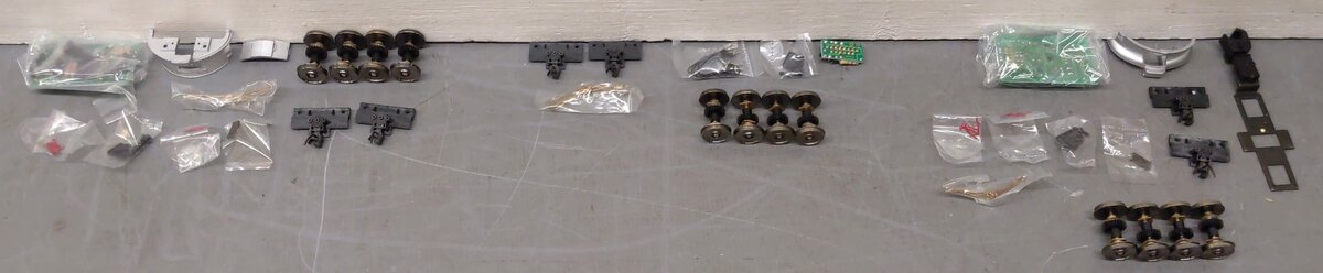 S-Helper 00900 S Gauge ATSF F7ABA AC/DC Diesel Locomotive Set #37/37C EX/Box
